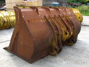 deli in dodatna oprema komatsu 