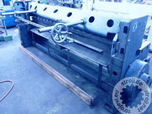 Stroji za obdelavo kovine  Škarje za pločevino, RAS 2500 / 3  KM