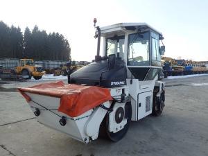 Valjarji tandem valjar, DYNAPAC CG 233 HF