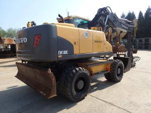 bagri na kolesih volvo ew 180 c