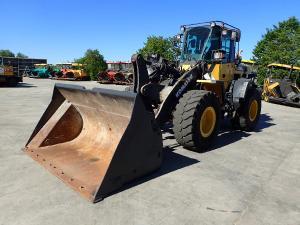 Nakladalci, KOMATSU WA 320 PZ-6