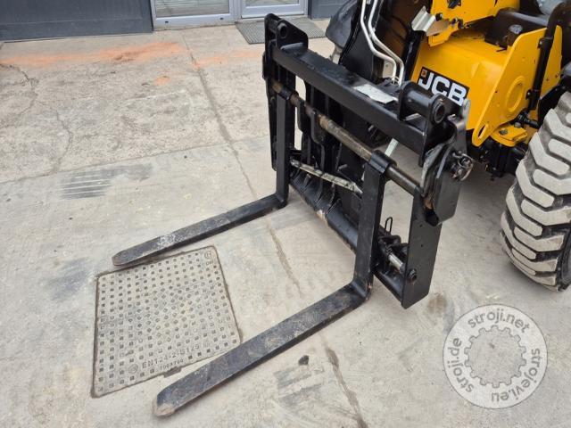 Viličarji regalni s teleskopom, JCB JCB 525-60 HI-VIZ - 2022 YEAR - 965 HOURS - 6M