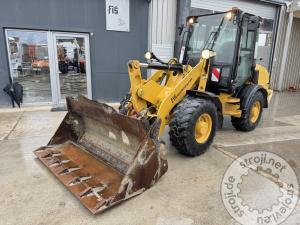 nakladalci caterpillar 907 h2 2014 letnik 7250 ur